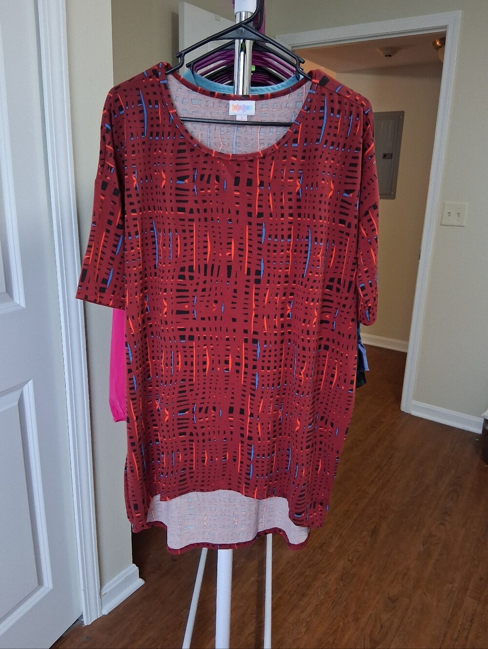LuLaRoe Red & Blue Short Sleeve Tunic